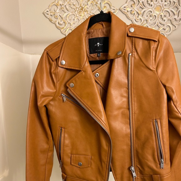 Jacket - Picture 1 of 4